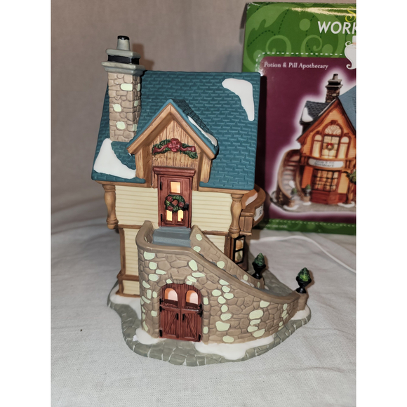 2002 Santas Workbench Potion and Apothocary (Works!) Christmas Decor - Picture 5 of 7